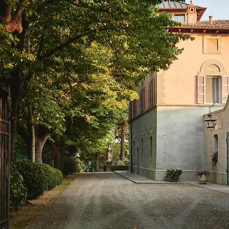 אתר נופש Liverzano 3*